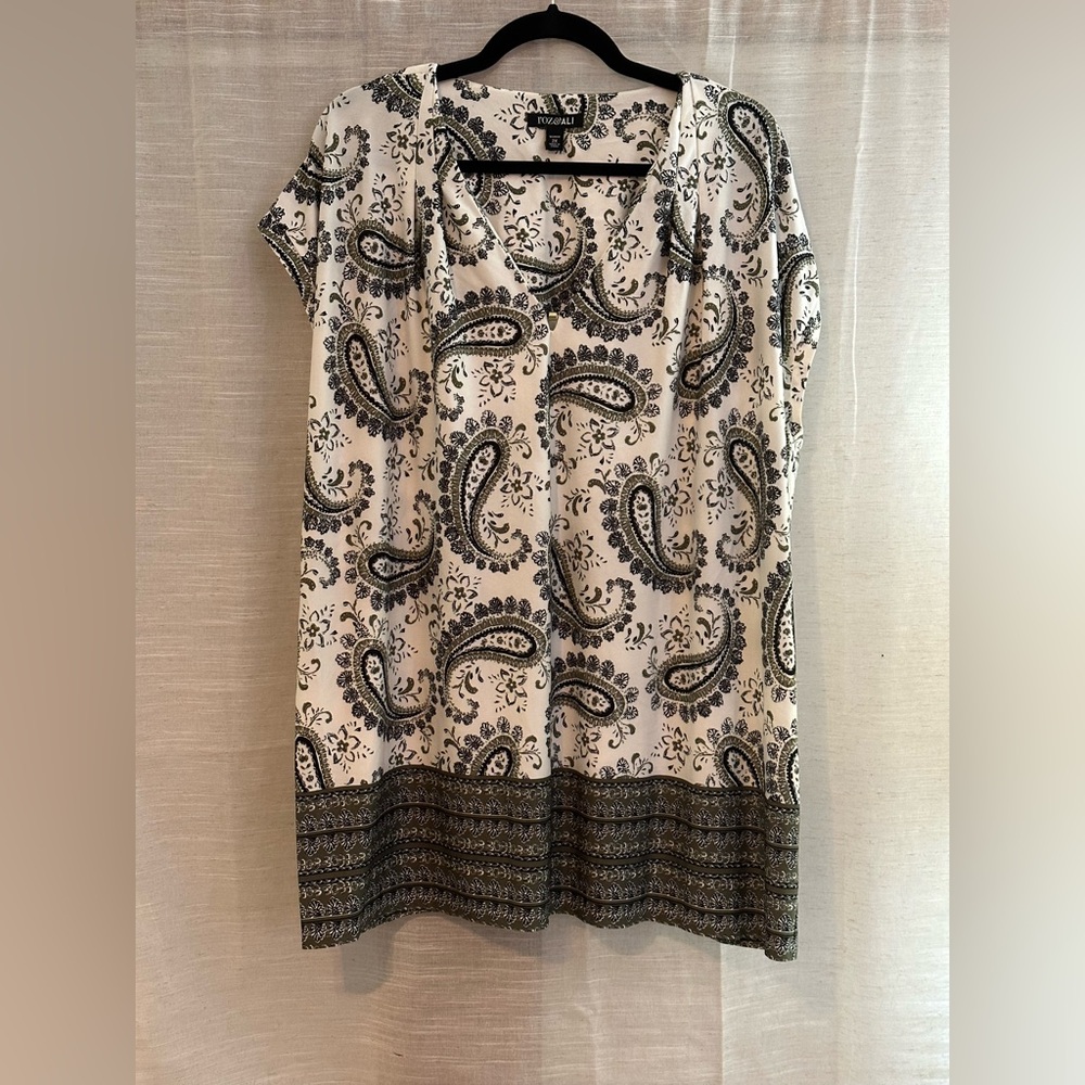 Roz & Ali Black and White Paisley Blouse